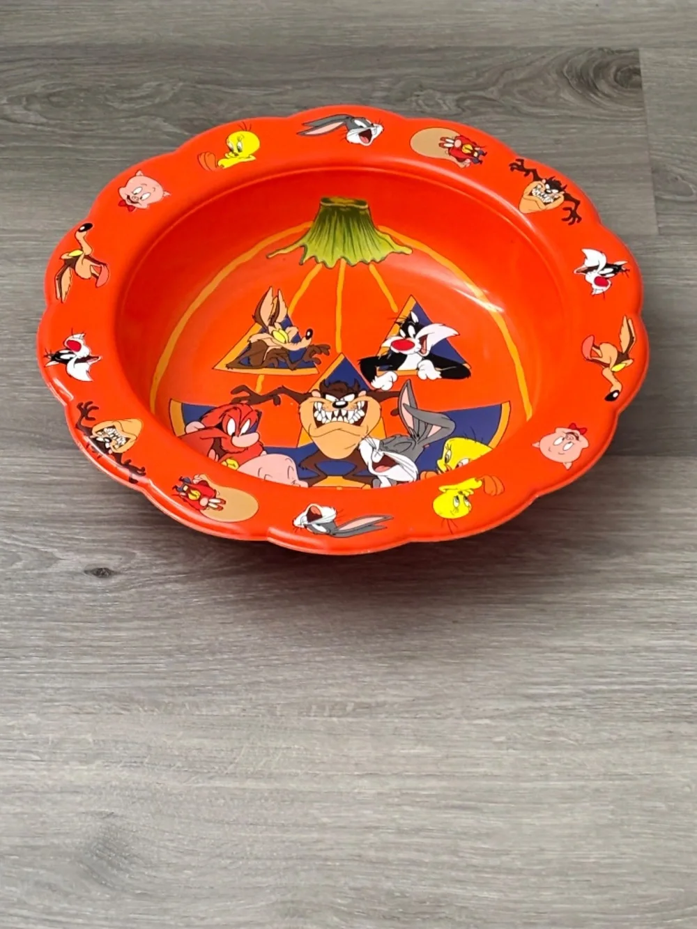 VINTAGE Warner Bros Looney Tunes Halloween Candy Bowl Dish BUGS TAZ TWEETY 1996